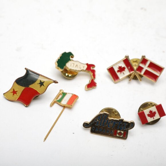 Vintage World Enammelled Metal Pins Travel Barbados Canada Italy Denmark Ireland - Picture 5 of 6
